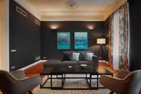 Exquisite and Modern Paradise w Private Terrace and City Center